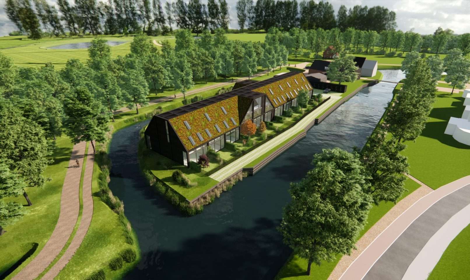 Een als langgerekte woonschuur ontworpen woongebouw met een sedum begroeide kap in een landelijke setting, aan het water.